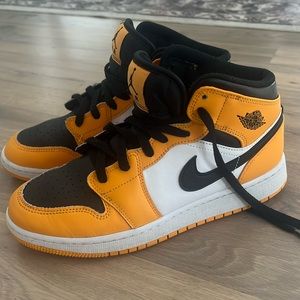 Size 7 youth air Jordan high top taxis